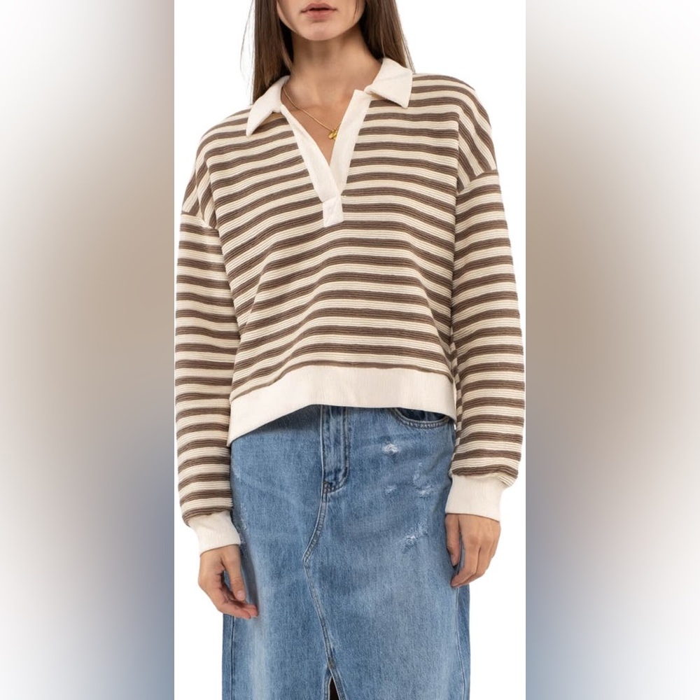 Striped collar shirt